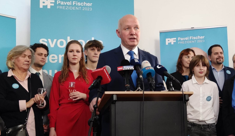 Ve druhém kole plně podporuji Petra Pavla. Je potřeba spojit síly, aby byla republika v dobrých rukou, říká Pavel Fischer