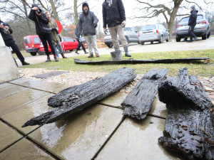 Řeka Dyje vydala vzácný nález. Archeologové vytáhli plavidlo z raného novověku