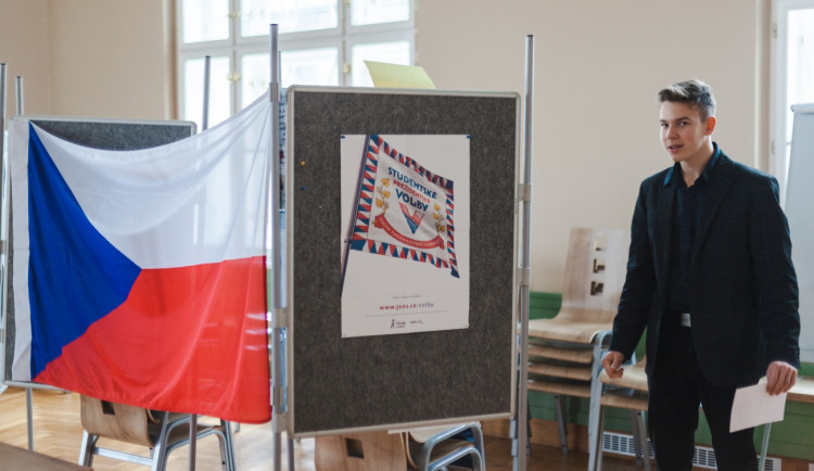 Druhé kolo Studentských prezidentských voleb drtivě ovládl Pavel, dominoval i na Vysočině