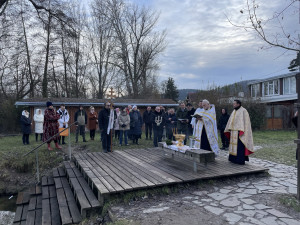 Brněnští věřící skočili do řeky, aby uctili památku Ježíše