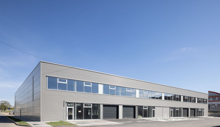 Bývalý areál Zetoru v Brně dále ožívá, nechybí v něm ani multifunkční CTBoxy