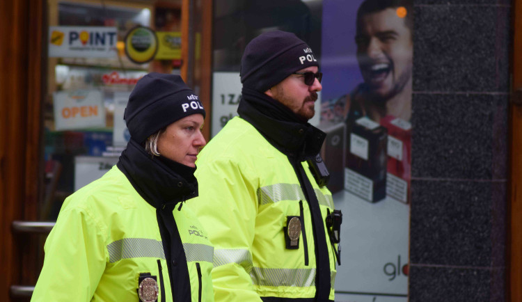 Hosty luxusní restaurace v Brně dráždila seniorka v podprsence. Tohle jsme si neobjednali, zuřili