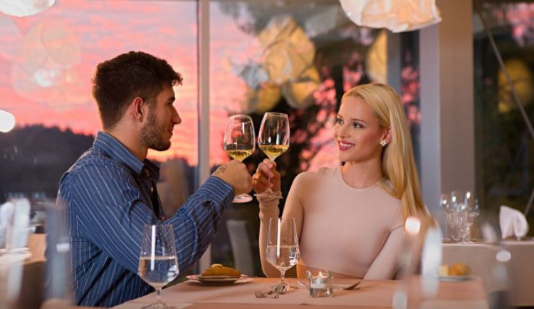 Na Valentýna Spa hotel Lanterna nabízí romantický víkend, valentýnské menu i pralinkovou dílnu