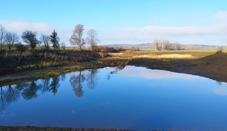 Vyškovští rybáři dostali k narozeninám opravenou nádrž. Dáme si tam kapry, těší se
