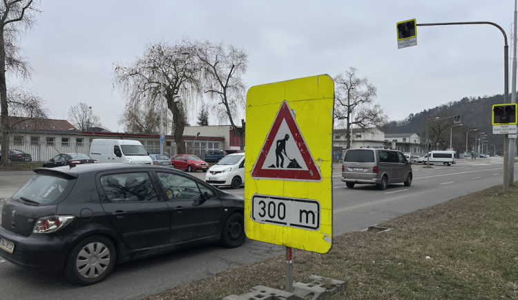 Do Brna se valí nová uzavírka. Dělníci rozkopou frekventovanou silnici u výstaviště