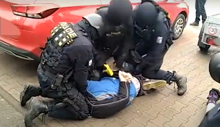 Zadržení jednoho z pachatelů