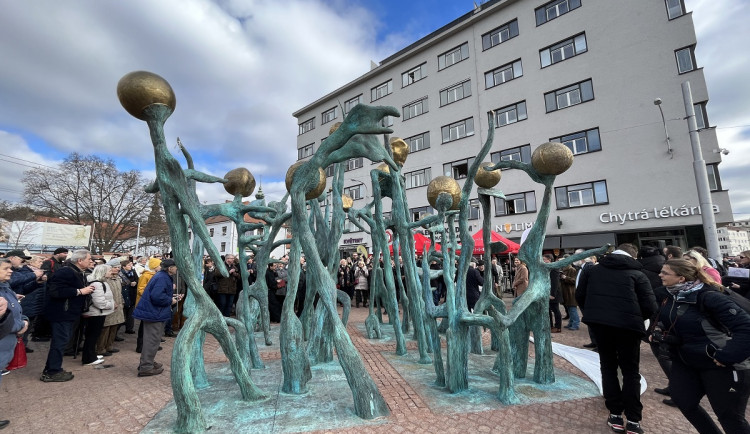 Brno se chlubí. Se zpožděním ukázalo opravené Mendlovo náměstí a sochu, která se hýbe