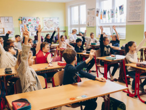 Děti uprchlíků považují české školy za lehčí než ukrajinské, zjistili vědci z Brna