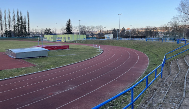 Atleti a fotbalisté z Blanska se dočkali. Město začne s rekonstrukcí stadionu