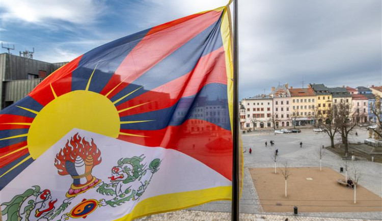 Jihlava na známku solidarity vyvěsila tibetskou vlajku, již posedmnácté za sebou