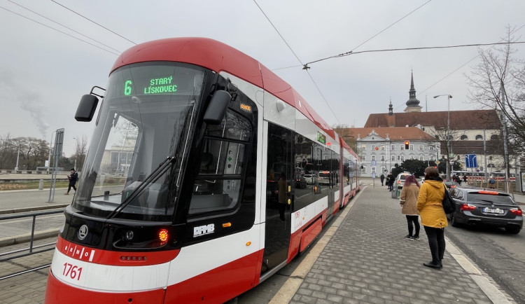 Brněnský dopravce rekordně kasíroval za jízdenky. K černým číslům pomohli i Ukrajinci