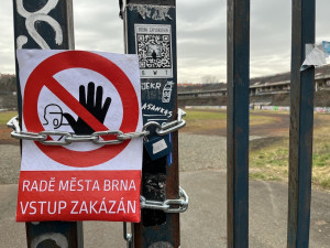V Brně zakázali radním vstup na stadion. Lužánky developerům nedáme, burcuje fotbalista Švancara