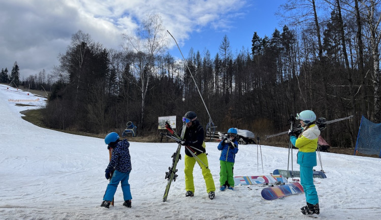 Letos to byla bída, hodnotí lyžařskou sezonu jihomoravští provozovatelé ski areálů