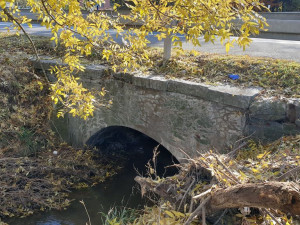 Silničáři kvůli opravě mostů u Rohlenky uzavřou silnici mezi Brnem a Vyškovem