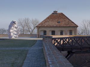 Po Brně putovala obří nafukovací želvuška. Neviditelný živočich vyděsil kolemjdoucí