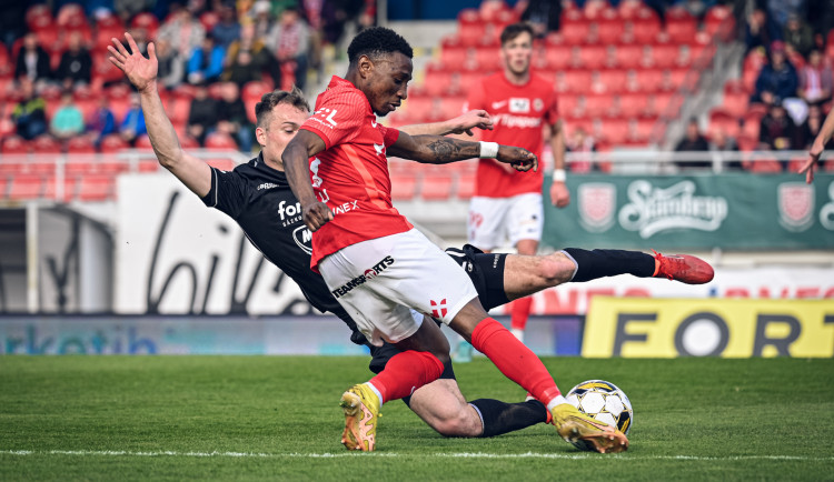 Zbrojovka selhala doma s Jabloncem. O výhře rozhodl ve druhé půli Považanec