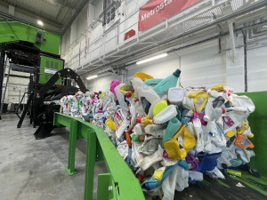 Brno nepotřebuje na třídění odpadků lidi. Pořídilo si nejmodernější stroj v republice