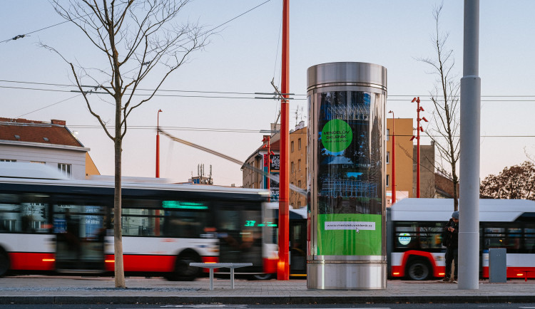 Brno chce důstojnější centrum. Na Mendlovo náměstí postavilo po vzoru Západu vysoké informační válce