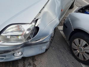 V Brně oživovali na rušné silnici důchodce. Motorista zkolaboval a způsobil nehodu