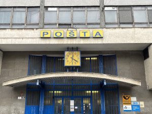 Kdo tohle vymyslel, zuří v Brně, Znojmě i Adamově kvůli zavírání pošt