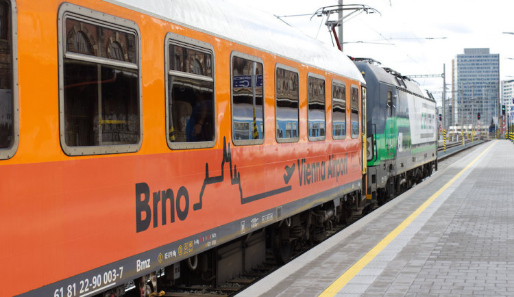 Jančurovy vlaky mají smůlu. Brno chce, aby na vídeňské letiště jezdila konkurence
