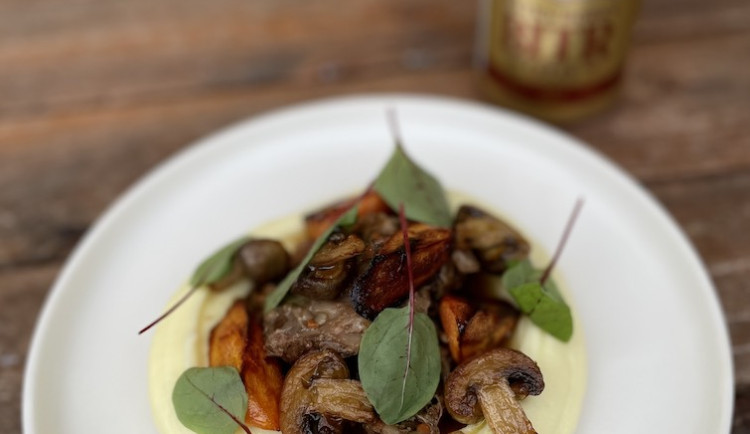 Starobrněnský BITR je správně hořký a dá se skvěle párovat s pokrmy, říká kuchař Jan Vorel