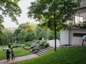 Lidé v Brně se zadarmo projdou propojenými zahradami slavných vil