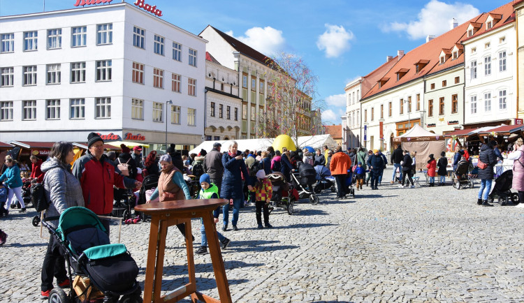 Do historického centra Znojma se letos vrátili hrkači