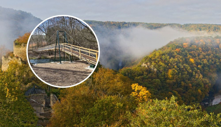 Turisté získali spojení s Rakouskem. V jihomoravském národním parku otevřeli novou lávku