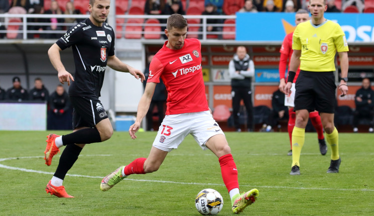 Zbrojovka se topí ve výsledkové krizi. Prohrála doma s Hradcem