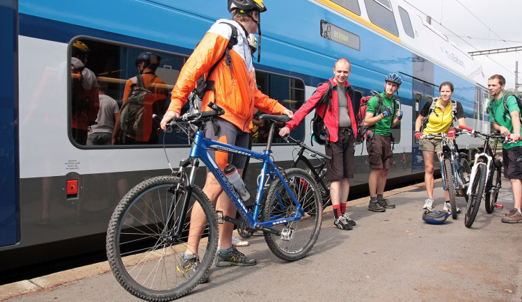 Na jižní Moravě vypravují nové spoje pro cyklisty. Kolaře zavezou na Pálavu i národního parku