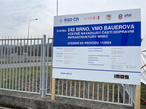 Silničáři obsadili silnici u brněnského výstaviště. Lidem zkomplikují dopravu i cestu na koupák