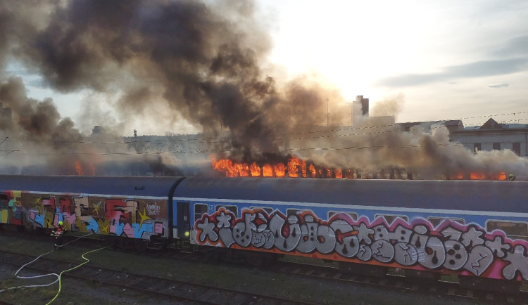 Na brněnském nádraží hořelo několik vagonů