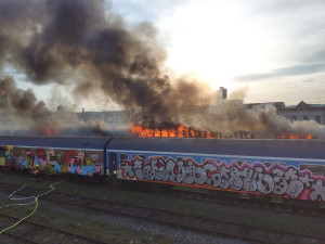 Na brněnském nádraží hořelo několik vagonů