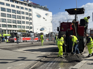 Brno ještě více rozkopalo nádraží a zabrnkalo na nervy řidičům i chodcům