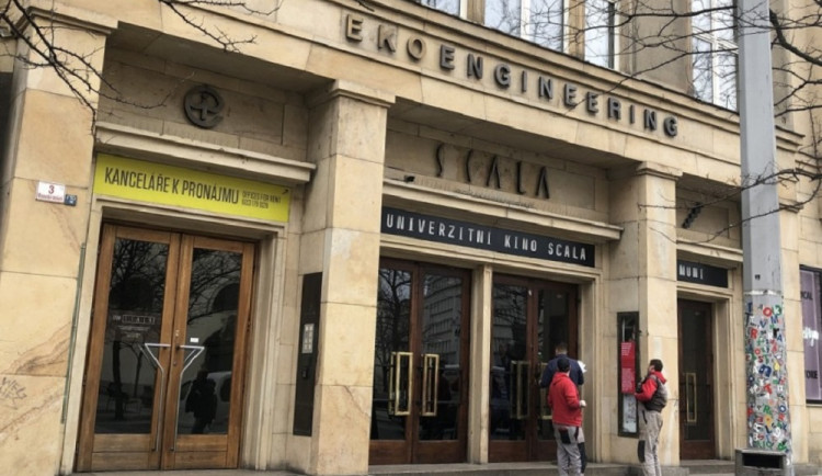 Kino Scala sídlí v budově na Moravském náměstí