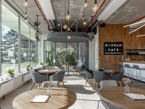 Práce z kavárny, kariérní vzestup i lákavé benefity. Pojišťovnictví je o pomáhání lidem, říká šéf brněnské Alianz 