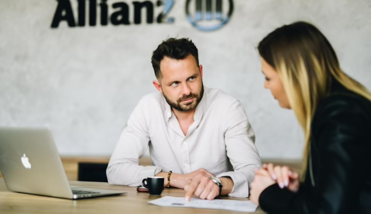 Kariéra, benefity i práce z kavárny. Pojišťovnictví je o pomáhání lidem, říká šéf brněnské Allianz