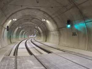 V Brně slaví otevření šalinového tunelu ve skále. Končí