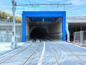 V Brně slaví otevření šalinového tunelu ve skále a konec dva roky trvající výluky