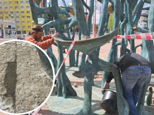V Brně opět opravují novou sochu pro Mendela. Jen údržba, hájí se tvůrci