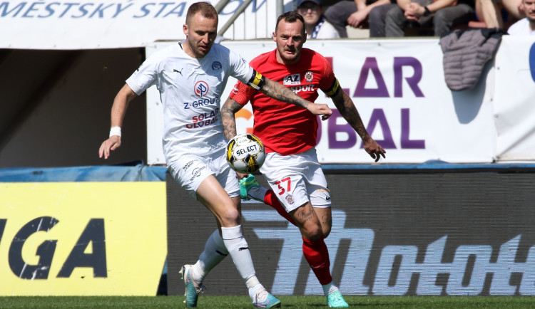 Zbrojovka zakončila ligu prohrou na Slovácku a čeká ji boj o přežití