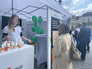 Na brněnském náměstí lékaři zdarma vyšetřují znaménka