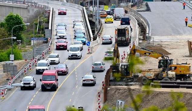 Řidiče čeká v Brně nové omezení na Tomkově náměstí. Neprojedou po mostě