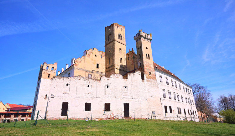 Břeclav má ambici, aby ze zchátralého zámku udělala luxusní hotel