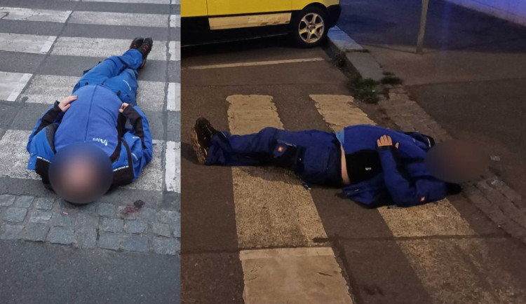 Muže unavil alkohol, tak se vyspal na přechodu. Probudili ho až strážníci