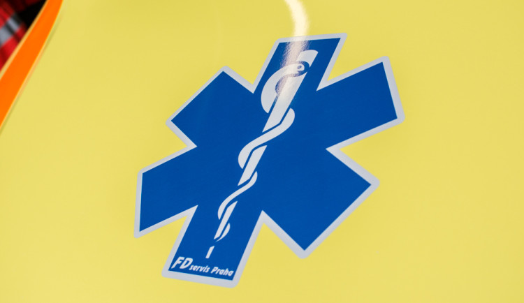 Tragická nehoda na Žďársku. Muž spadl z vlečky za jedoucím traktorem, na místě zemřel