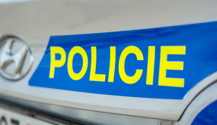 Dva Balkánci odcizili stovky tisíc z bankomatu, z lupu se ale dlouho neradovali. Hrozí jim až pět let za mřížemi