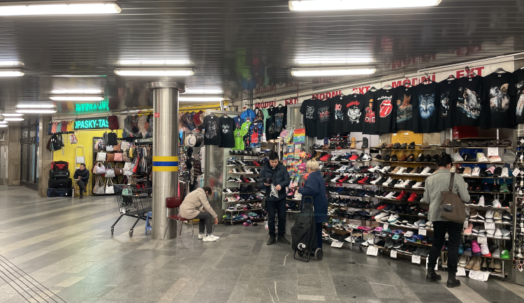 Brno po letech sporů přestaví podchod. Poslední stánkaře vypakoval soud