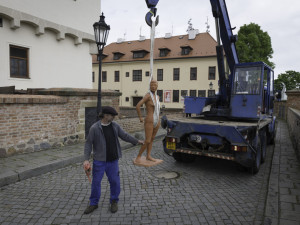 Na brněnském Špilberku vítá návštěvníky nová výstava soch